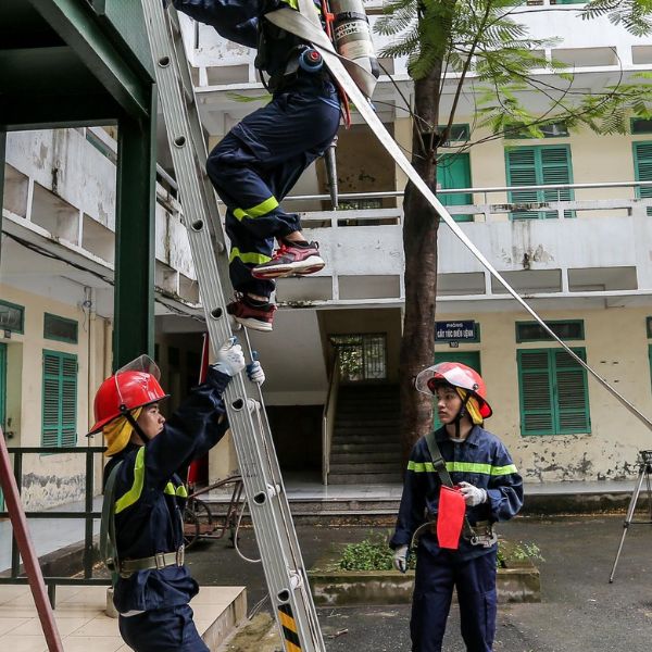 Hướng dẫn cách sử dụng thang nhôm phòng cháy chữa cháy chi tiết nhất