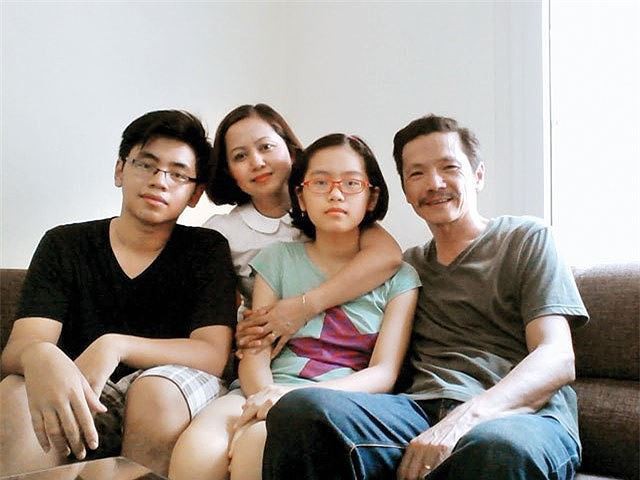 Gia đình hạnh phúc của vợ chồng NSUT Trung Anh