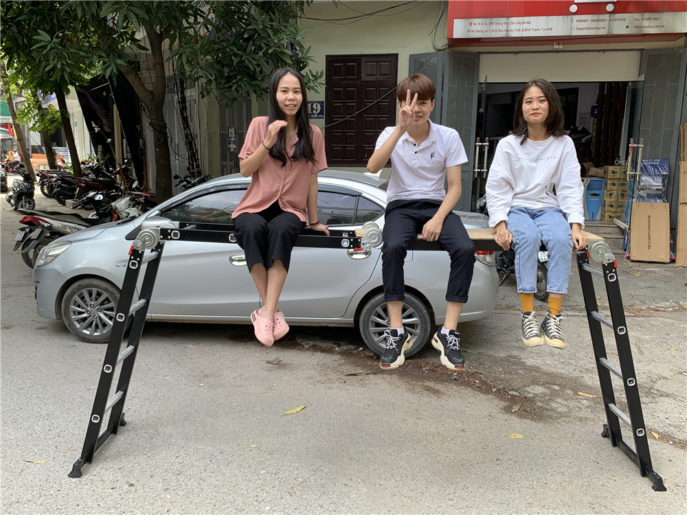 Thang nhôm gấp 4 chữ U Thang nhôm gấp 4 chữ U